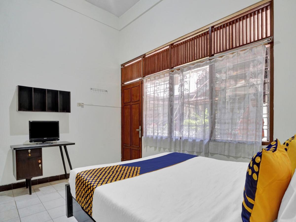 Oyo Life 90539 Taman Borobudur Guest House Syariah Blimbing  Eksteriør billede